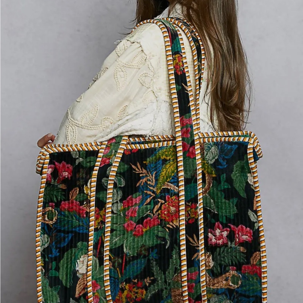 Floral Patterned Tote Bag - Picture 3 of 5